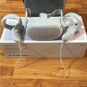 Metaquest 2 128gb. In good condition. Includes Case